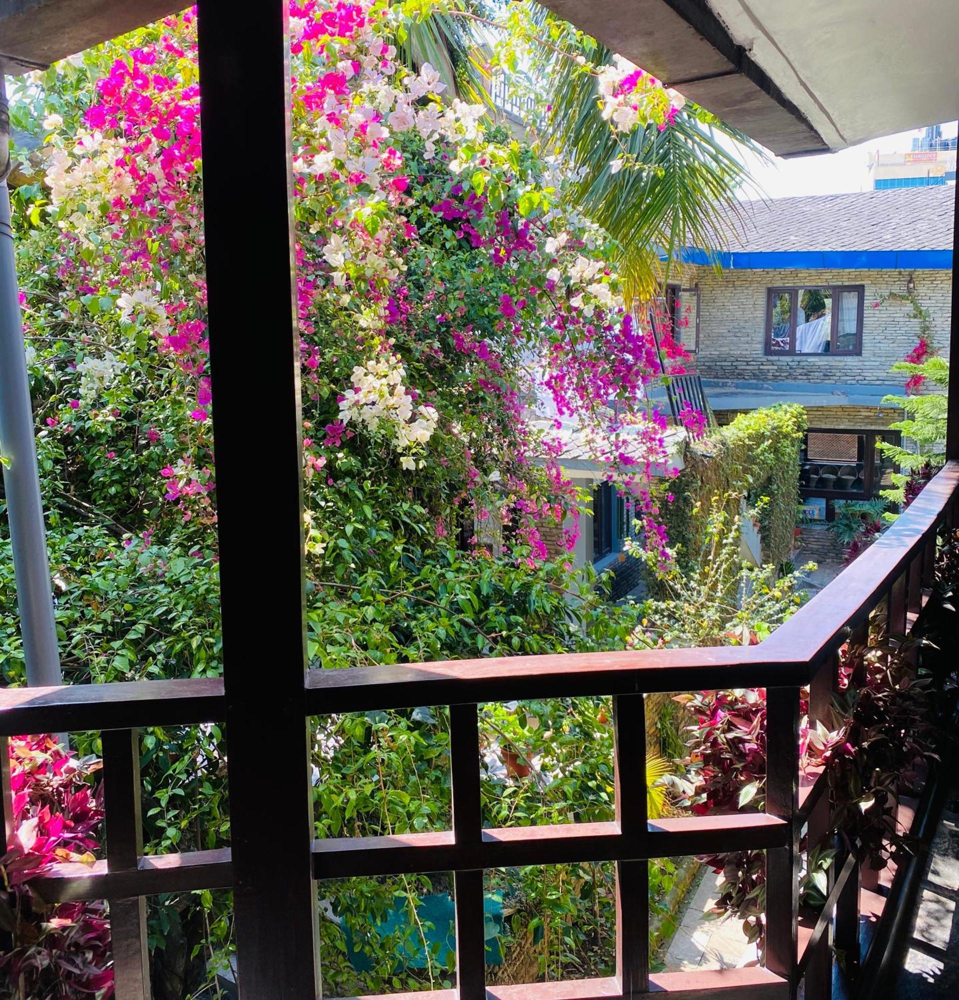 Mum'S Garden Resort Pokhara Ngoại thất bức ảnh